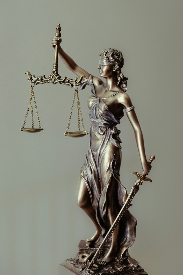 mass-arbitration-statue